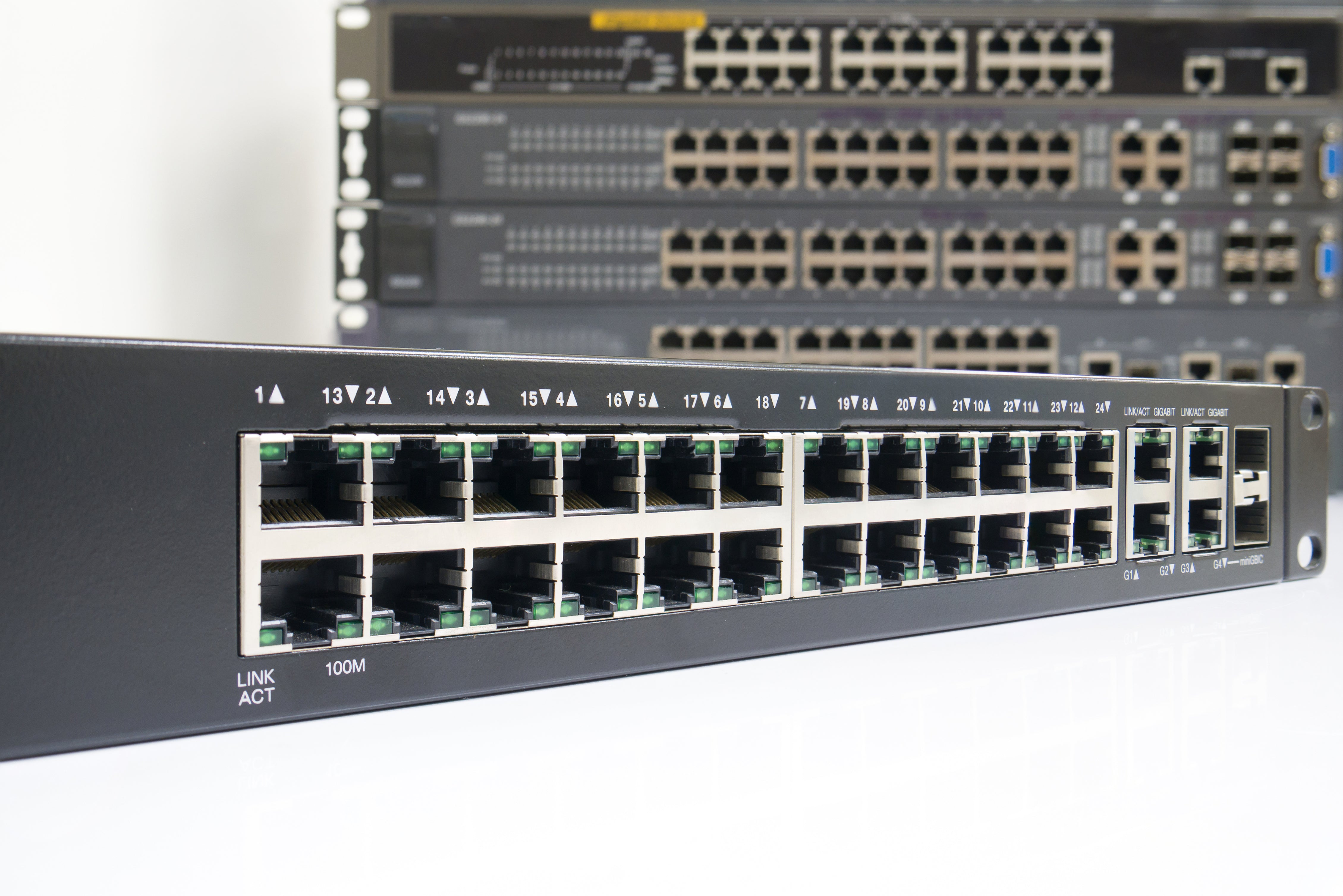 Extreme Networks Switches vs. Cisco Switches — RSF Supply